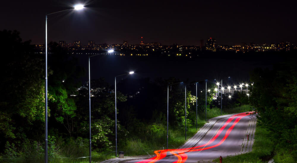 Inovações em Iluminação Pública Como os Postes Contribuem para a Segurança Noturna nas Cidades